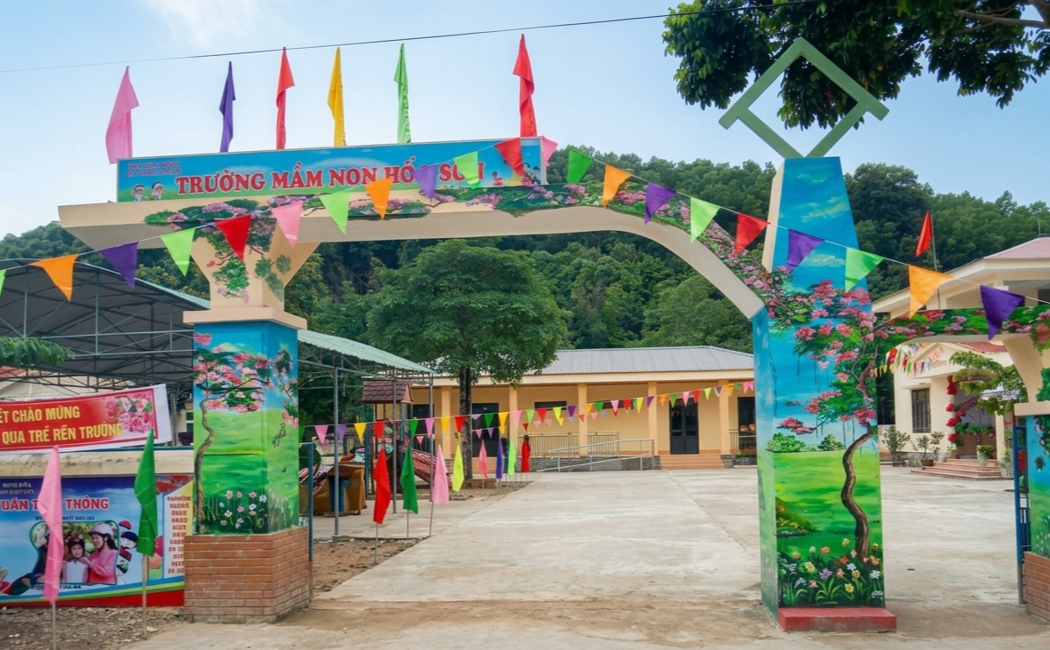 Hiệu trưởng Trường mầm non h&oacute;a Sơn thừa nhận sai s&oacute;t trong chương tr&igrave;nh suất ăn từ thiện - Ảnh 1.