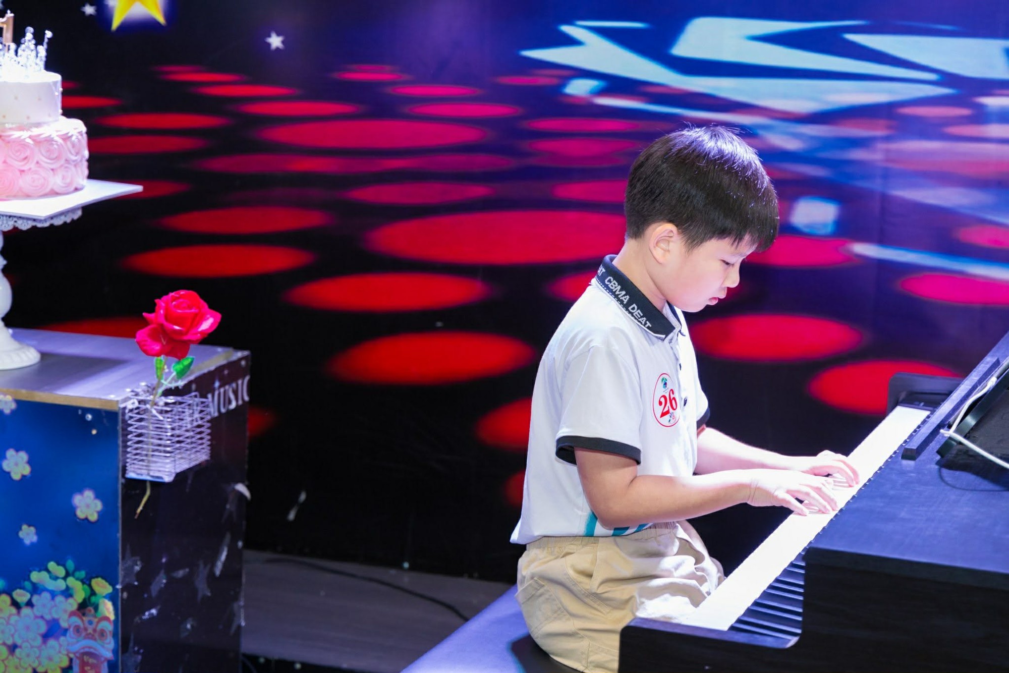 Khương Khương Quốc Trường: T&agrave;i năng nh&iacute; L&acirc;m Đồng đam m&ecirc; piano cổ điển- Ảnh 2.