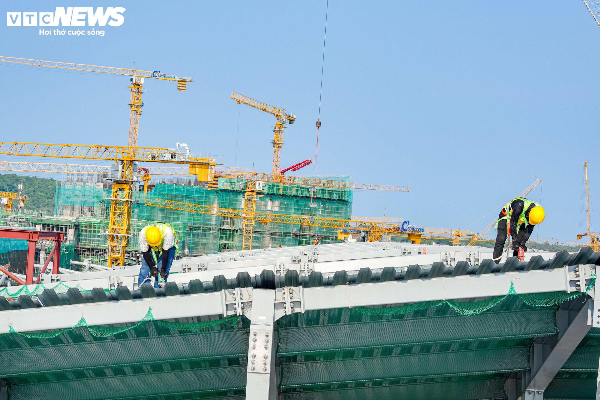 Diện mạo Trung tâm Hội nghị APEC ở Phú Quốc dần lộ diện sau 10 tháng thi công - Ảnh 8.