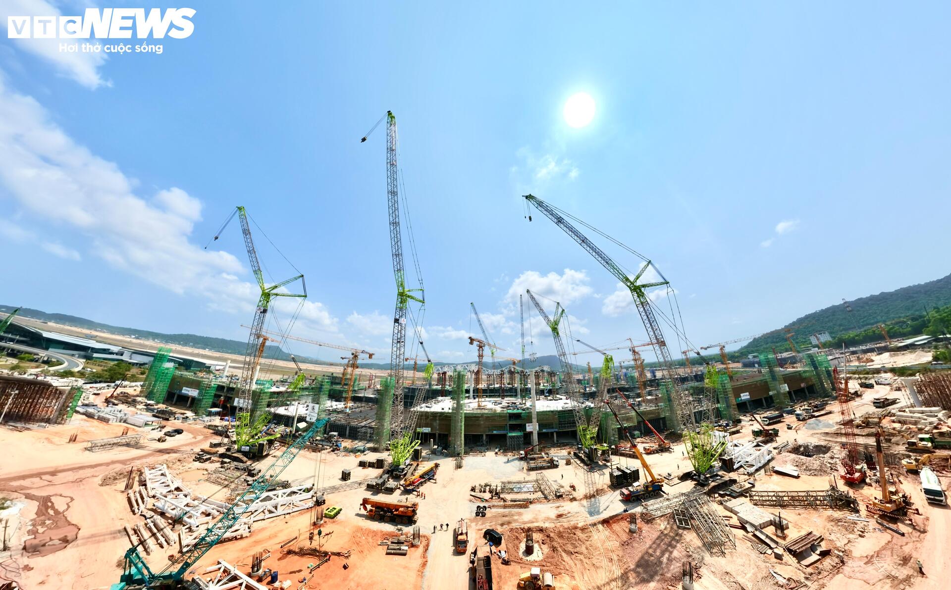 Tiến độ thi c&ocirc;ng s&acirc;n bay Ph&uacute; Quốc phục vụ APEC 2027 đang vượt tiến độ ấn tượng - Ảnh 5.