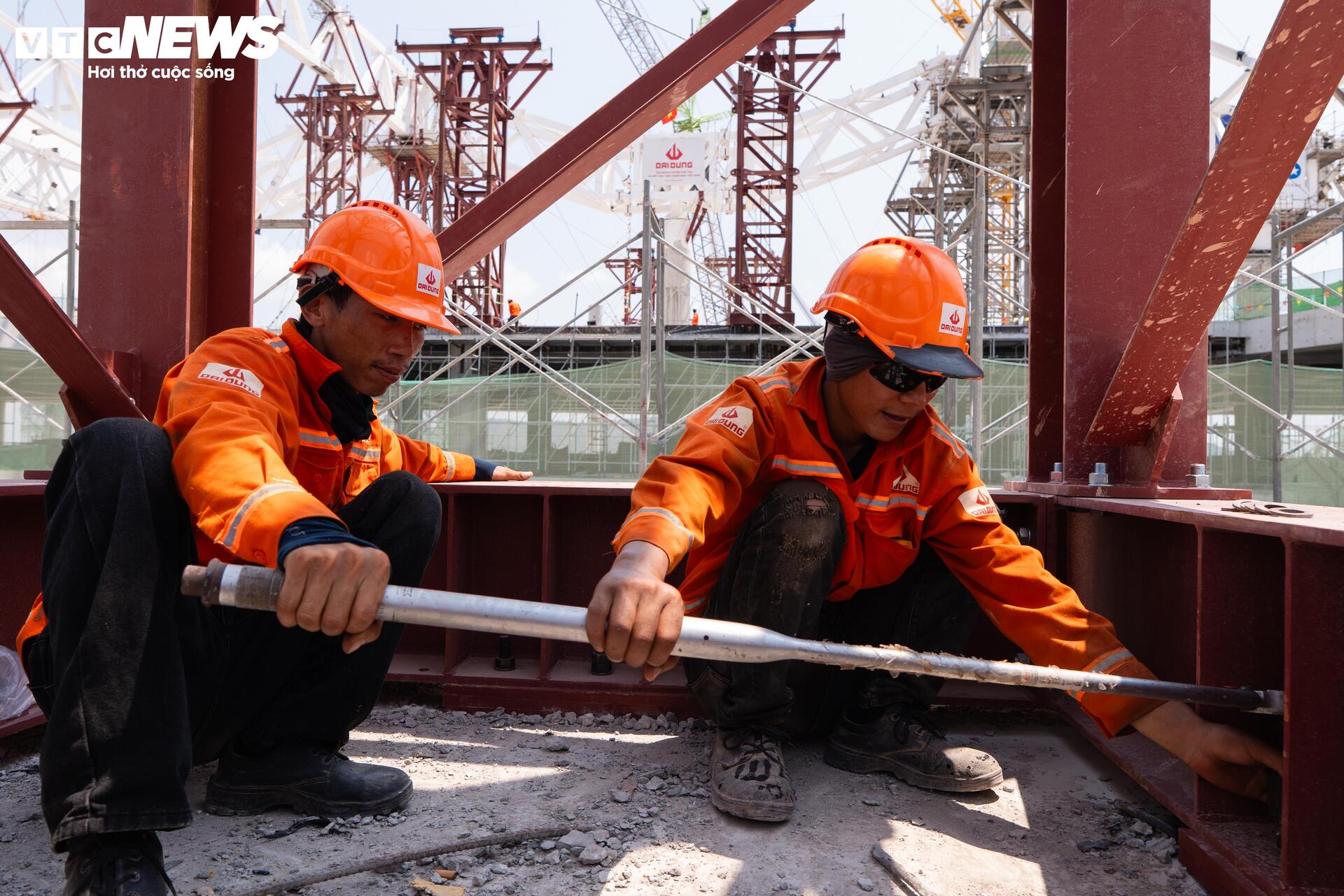 Tiến độ thi c&ocirc;ng s&acirc;n bay Ph&uacute; Quốc phục vụ APEC 2027 đang vượt tiến độ ấn tượng - Ảnh 7.