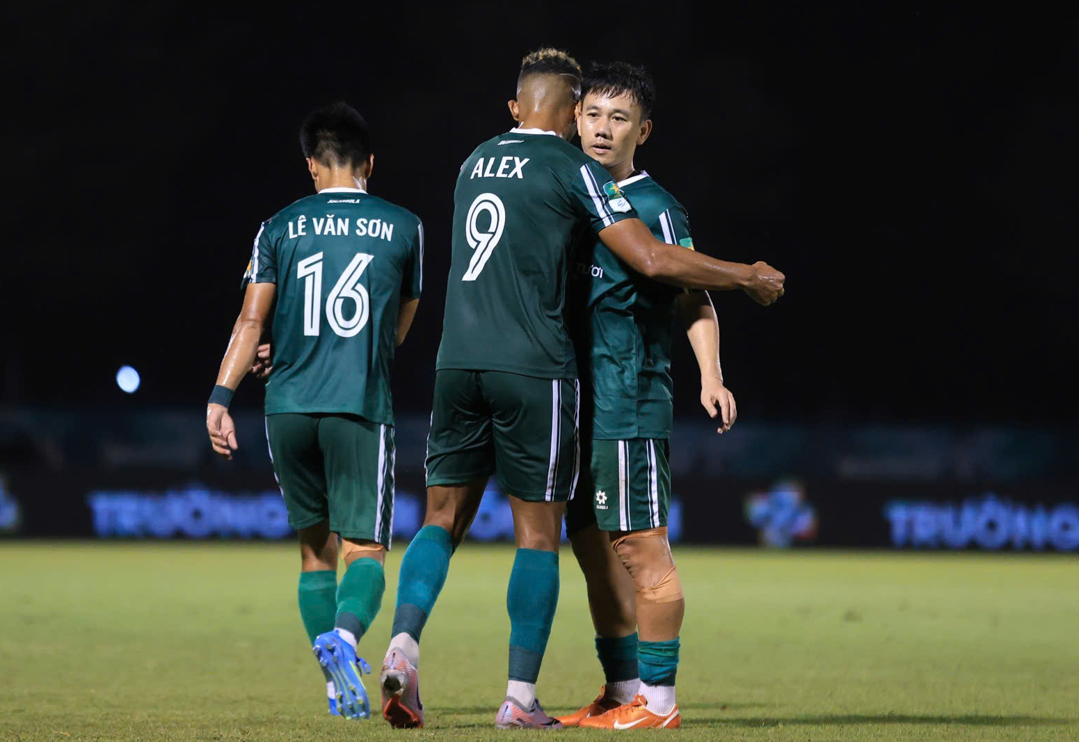 Minh Vương toả s&aacute;ng, Đồng Nai huỷ diệt Quảng Ninh 3-0 - Ảnh 1.