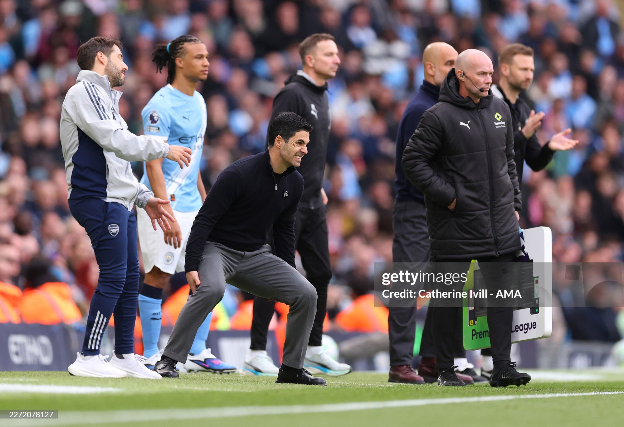 Gục ng&atilde; trước Man City, mộng v&ocirc; địch của Arsenal nguy cơ tan th&agrave;nh m&acirc;y kh&oacute;i - Ảnh 2.