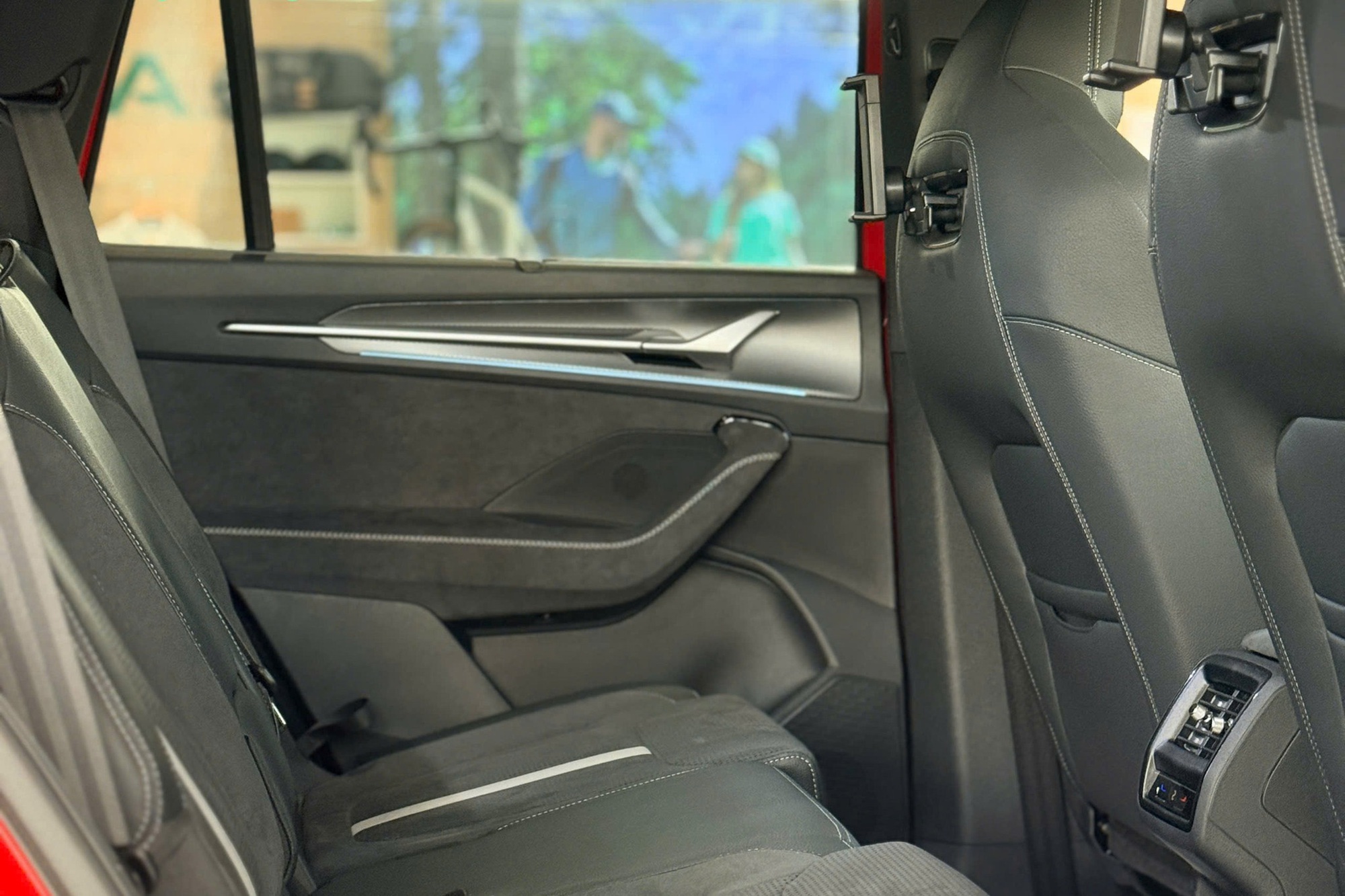 Skoda Kodiaq 2026 về đại l&yacute; tại Việt Nam: Gi&aacute; từ 1,628 tỷ đồng cao hơn Palisade bản đắt nhất, th&ecirc;m nhiều 'đồ chơi' b&ecirc;n trong, nay đ&atilde; 'full' ADAS - Ảnh 3.