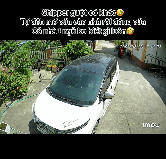 2h chiều kh&aacute;ch đang ngủ trưa, shipper bị camera an ninh ghi lại chuỗi hoạt động &acirc;m thầm- Ảnh 1.