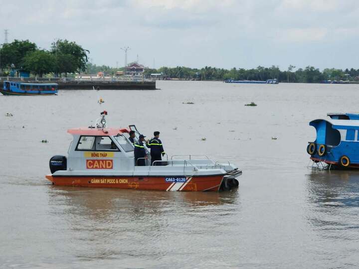 Hai người mất tích sông Tiền sau buổi tiệc sinh nhật trên tàu du lịch - Ảnh 1.