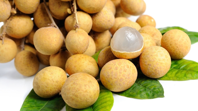 Loại quả b&aacute;n đầy chợ Việt gi&aacute; 15.000 đồng: Sang ch&acirc;u &Acirc;u h&oacute;a 'h&agrave;ng hiệu' 600.000 đồng/kg, thu chục triệu USD - Ảnh 1.