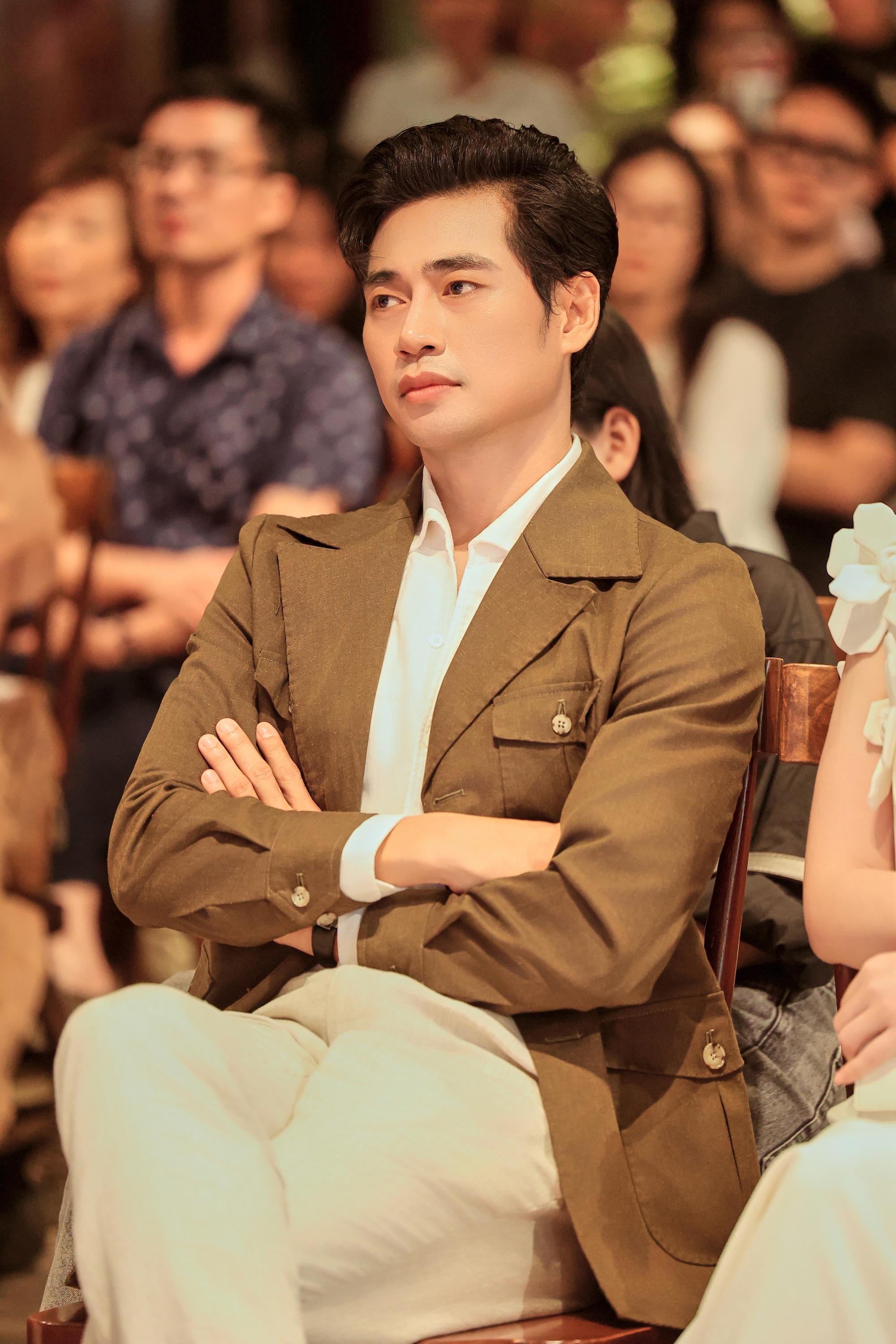 Lợi Trần n&oacute;i với chồng 1 ca sĩ: T&ocirc;i đang diễn m&agrave; vợ anh n&oacute;i "anh ơi chết em rồi, chồng em giết em mất" - Ảnh 2.