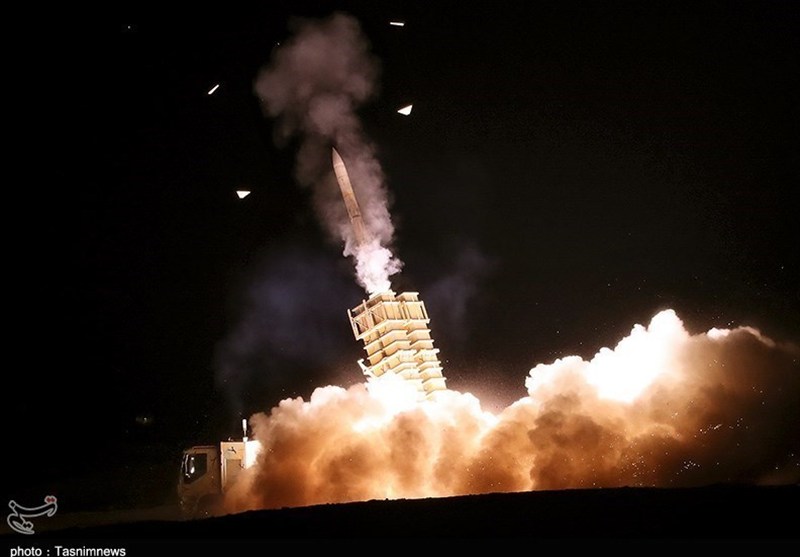 Chiến sự Trung Đ&ocirc;ng ng&agrave;y 2-4: Iran phủ "lều lửa" l&ecirc;n Israel, Viện Pasteur Tehran th&agrave;nh đống đổ n&aacute;t - Ảnh 1.