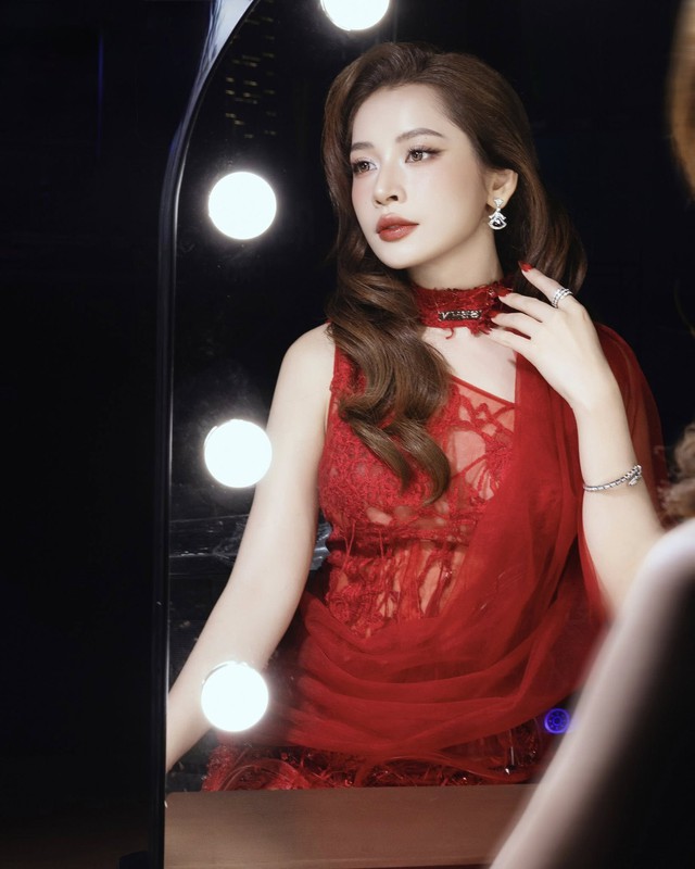 Kh&oacute; t&igrave;m ra ai như "mỹ nh&acirc;n đẹp nhất Việt Nam": Bị ch&ecirc; 9 năm kh&ocirc;ng từ bỏ ca h&aacute;t, xuất ngoại 1 lần thay đổi cả Vbiz  - Ảnh 9.