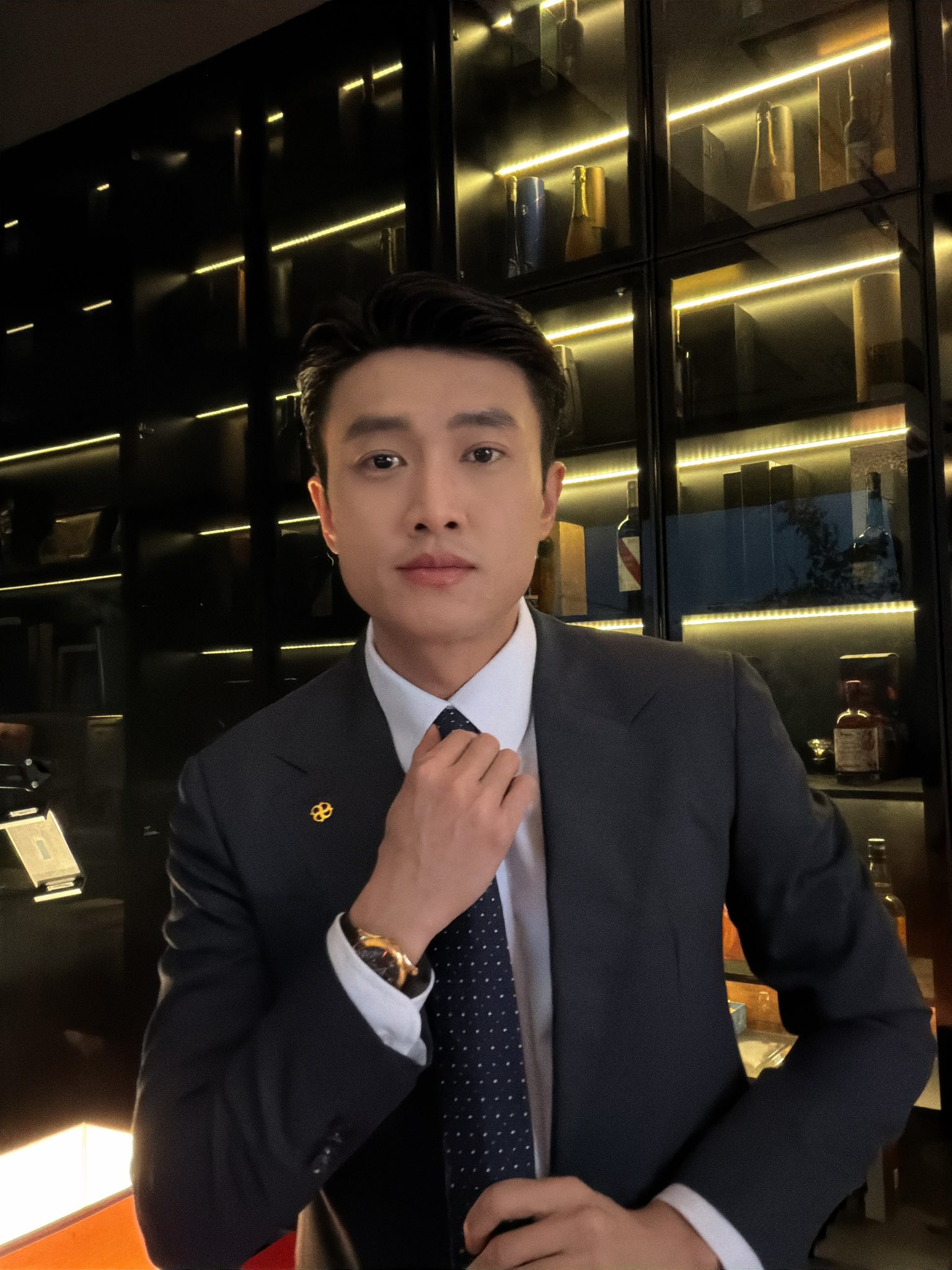 Ch&acirc;n dung 4 ch&agrave;ng trai được "đẩy thuyền" với Lọ Lem: Điểm chung l&agrave; gi&agrave;u, tiếp theo l&agrave; g&igrave;?- Ảnh 5.