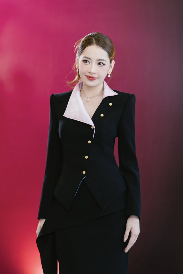 Kh&oacute; t&igrave;m ra ai như "mỹ nh&acirc;n đẹp nhất Việt Nam": Bị ch&ecirc; 9 năm kh&ocirc;ng từ bỏ ca h&aacute;t, xuất ngoại 1 lần thay đổi cả Vbiz  - Ảnh 2.