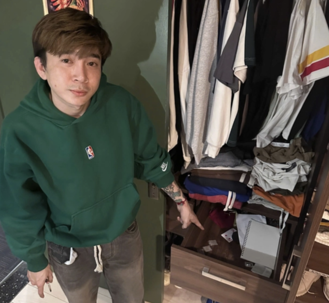 VKSND TPHCM truy tố ca sĩ Chi D&acirc;n v&agrave; 226 người kh&aacute;c về tội ma t&uacute;y - Ảnh 1.