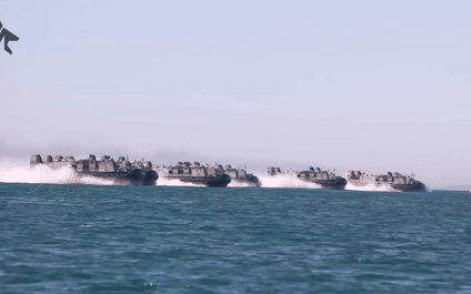 Iran ph&aacute; hủy &ldquo;mắt thần&rdquo; AWACS: Bộ trưởng Chiến tranh Mỹ b&iacute; mật tới Trung Đ&ocirc;ng, k&iacute;ch hoạt nước cờ quan trọng - Ảnh 2.