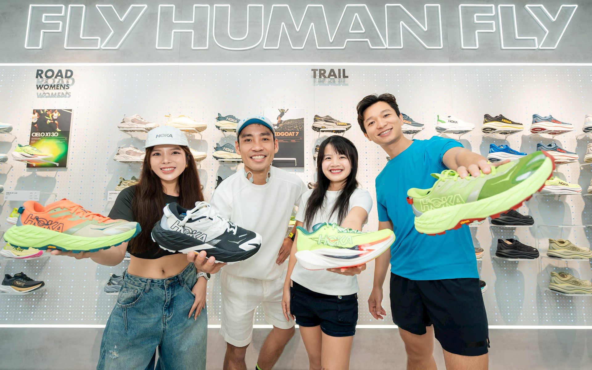 &ldquo;Đối thủ&rdquo; mới của Nike, Adidas lần đầu xuất hiện tại H&agrave; Nội, từng thu h&uacute;t Harry Styles, Britney Spears