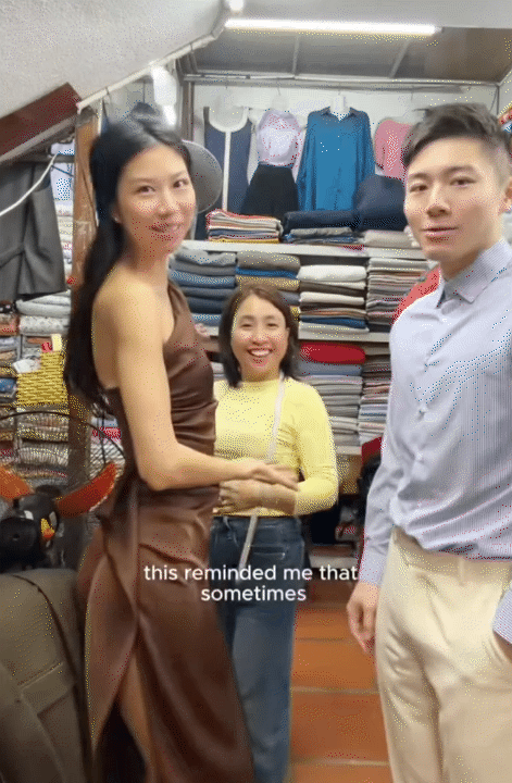 Kh&aacute;ch T&acirc;y đổ x&ocirc; trải nghiệm dịch vụ may đồ tại Hội An năm 2026 - Ảnh 1.