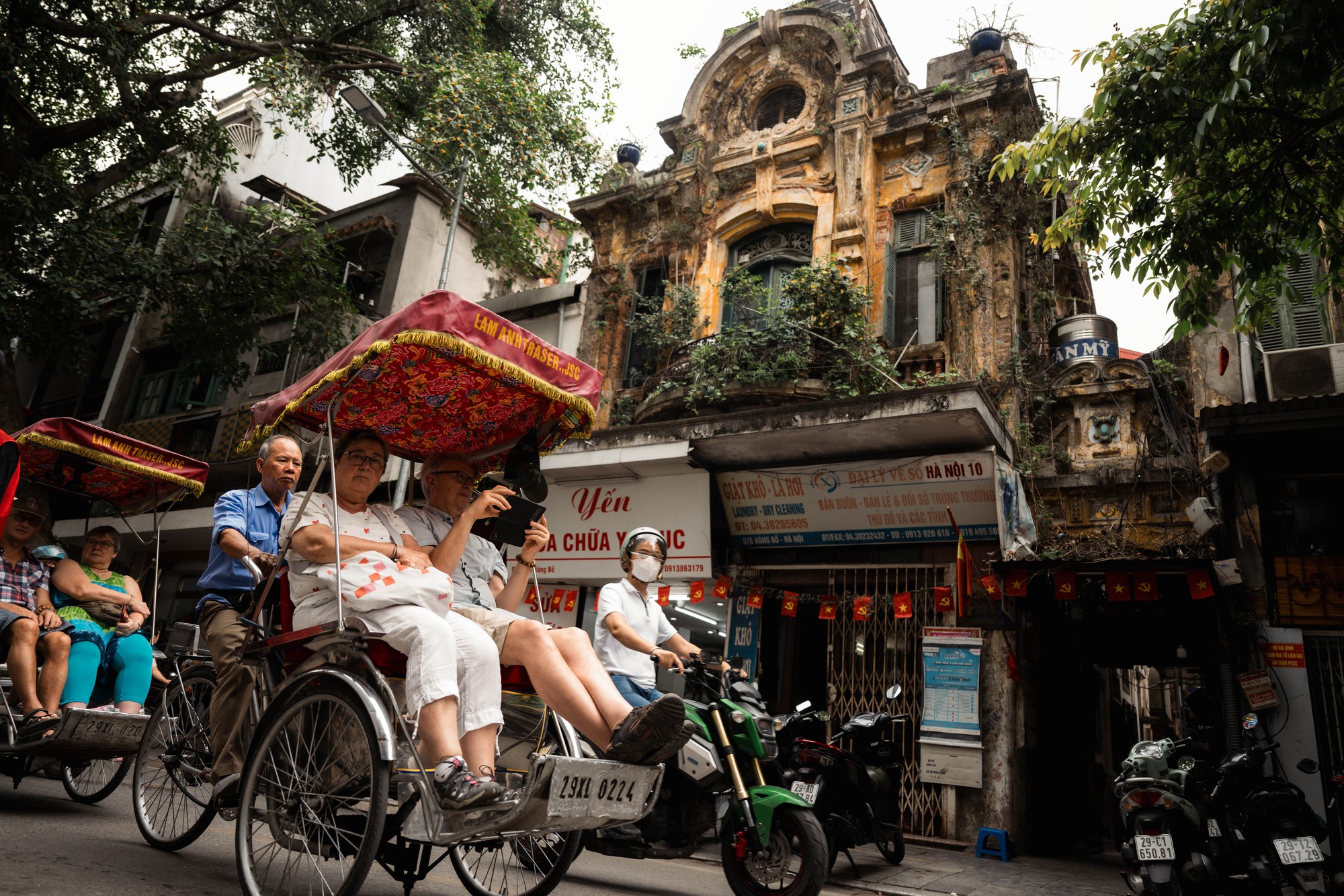 Chuyện về căn biệt thự 57B Hàng Bồ: Ký ức Hà Nội giữa lòng phố cổ - Ảnh 11. Chuyện về căn biệt thự 57B Hàng Bồ: Ký ức Hà Nội giữa lòng phố cổ - Ảnh 11.