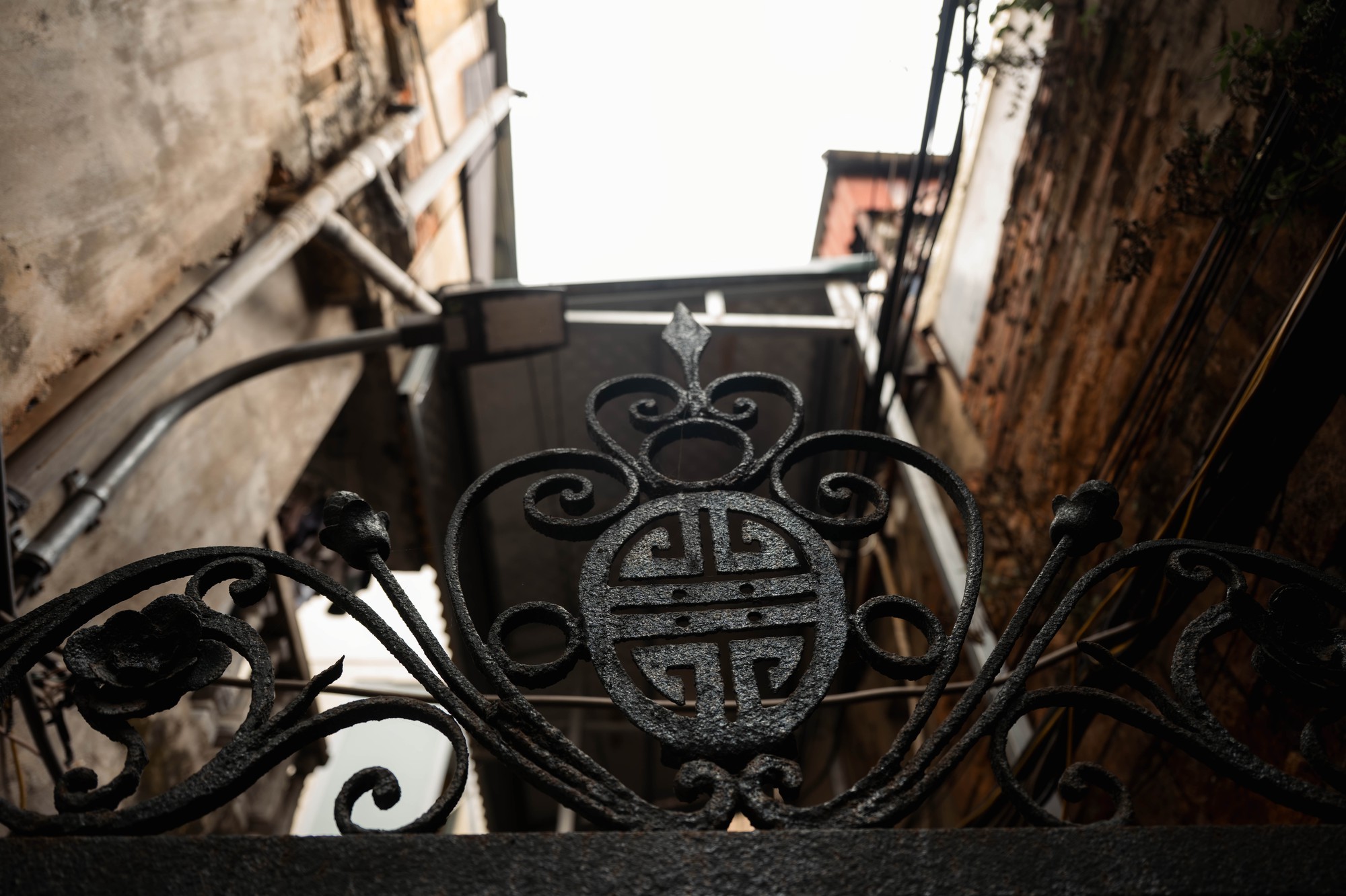 Chuyện về căn biệt thự 57B Hàng Bồ: Ký ức Hà Nội giữa lòng phố cổ - Ảnh 13. Chuyện về căn biệt thự 57B Hàng Bồ: Ký ức Hà Nội giữa lòng phố cổ - Ảnh 13.