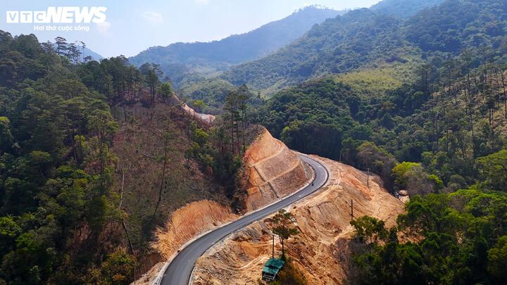 Đường ĐT . 722 Nối L&acirc;m Đồng v&agrave; Đắk Lắk: Cải thiện giao th&ocirc;ng v&agrave; ph&aacute;t triển du lịch 2026 - Ảnh 10.
