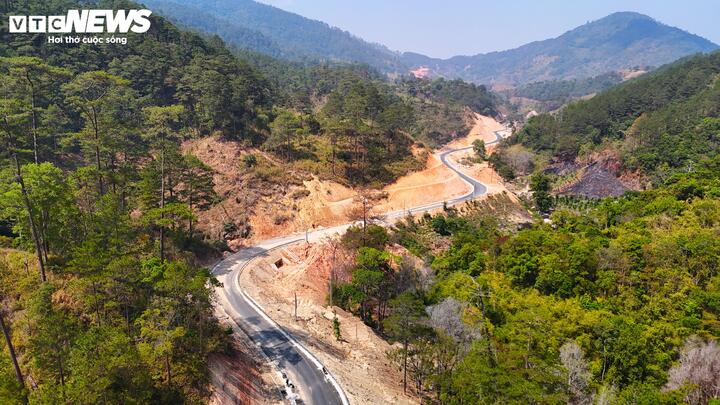 Đường ĐT . 722 Nối L&acirc;m Đồng v&agrave; Đắk Lắk: Cải thiện giao th&ocirc;ng v&agrave; ph&aacute;t triển du lịch 2026 - Ảnh 3.