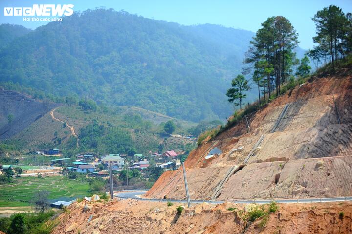 Đường ĐT . 722 Nối L&acirc;m Đồng v&agrave; Đắk Lắk: Cải thiện giao th&ocirc;ng v&agrave; ph&aacute;t triển du lịch 2026 - Ảnh 6.