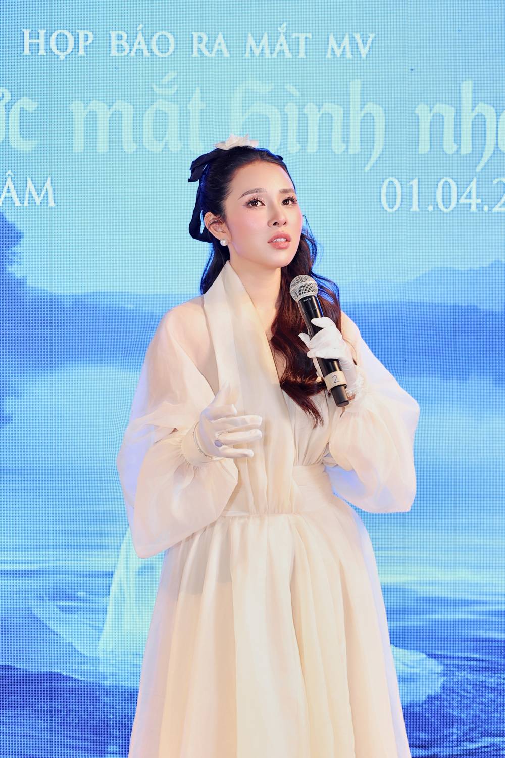 Chồng Bảo Tr&acirc;m: Suốt nhiều tuần, vợ t&ocirc;i hỏi "nếu c&oacute; chuyện xảy ra th&igrave; anh vẫn tiếp tục y&ecirc;u em chứ?" - Ảnh 1.