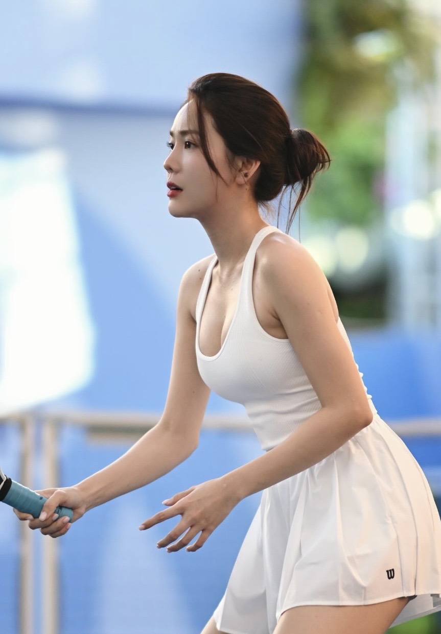 Đứng h&igrave;nh trước m&agrave;n cưỡi ngựa thần sầu của hot girl l&agrave;ng Pick- Ảnh 1.