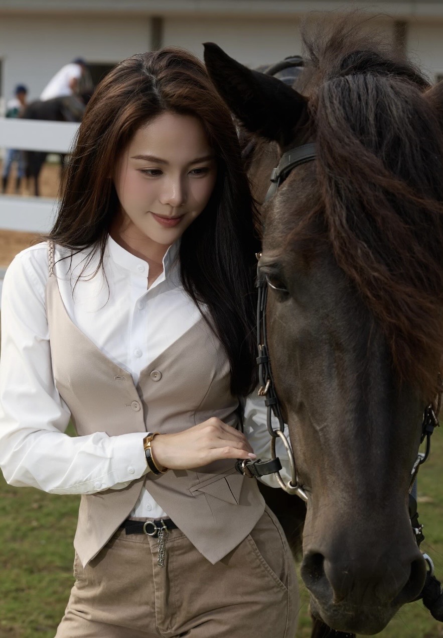 Đứng h&igrave;nh trước m&agrave;n cưỡi ngựa thần sầu của hot girl l&agrave;ng Pick- Ảnh 9.