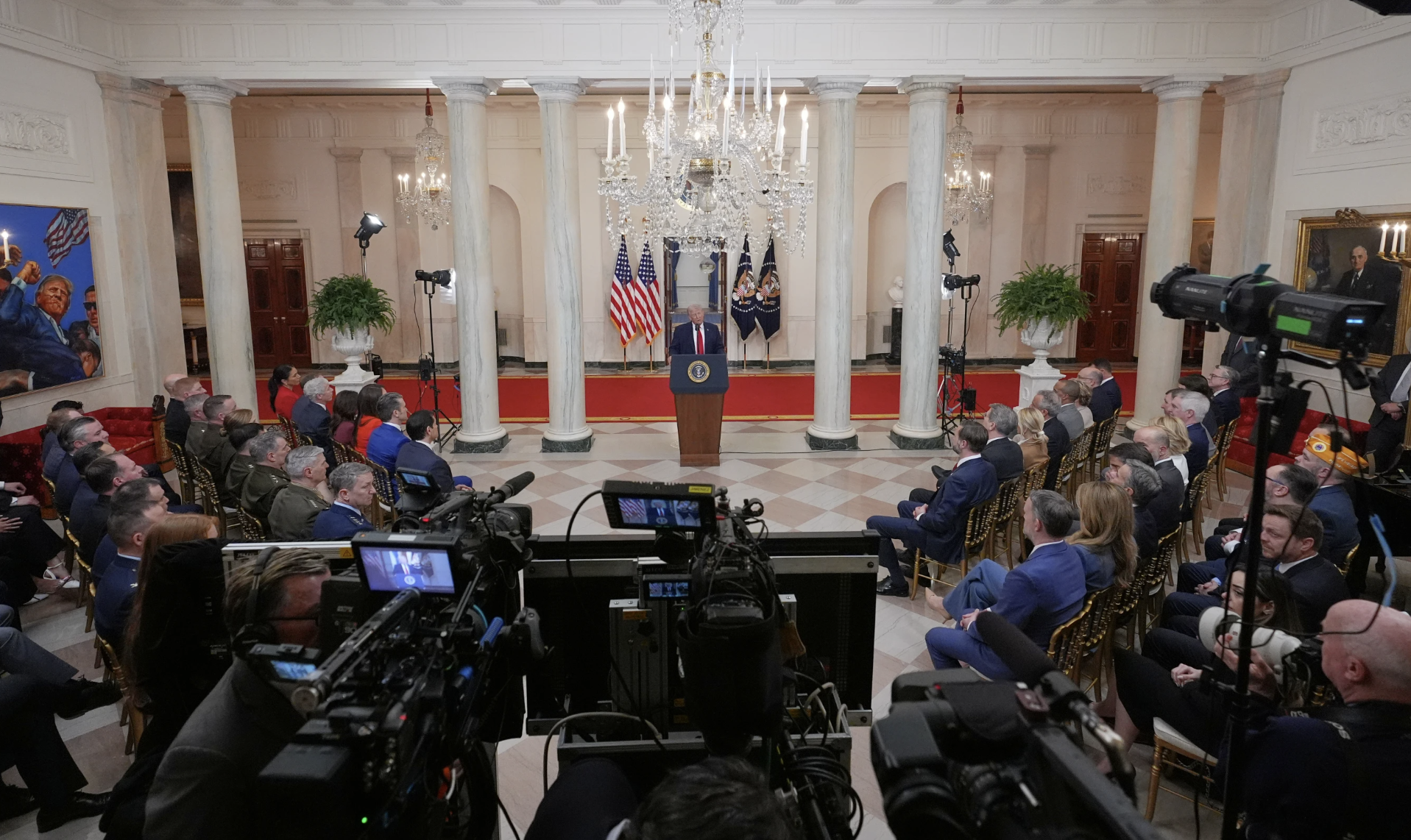 &Ocirc;ng Donald Trump vừa ph&aacute;t biểu xong, Iran ph&oacute;ng t&ecirc;n lửa v&agrave;o Israel - Ảnh 1.