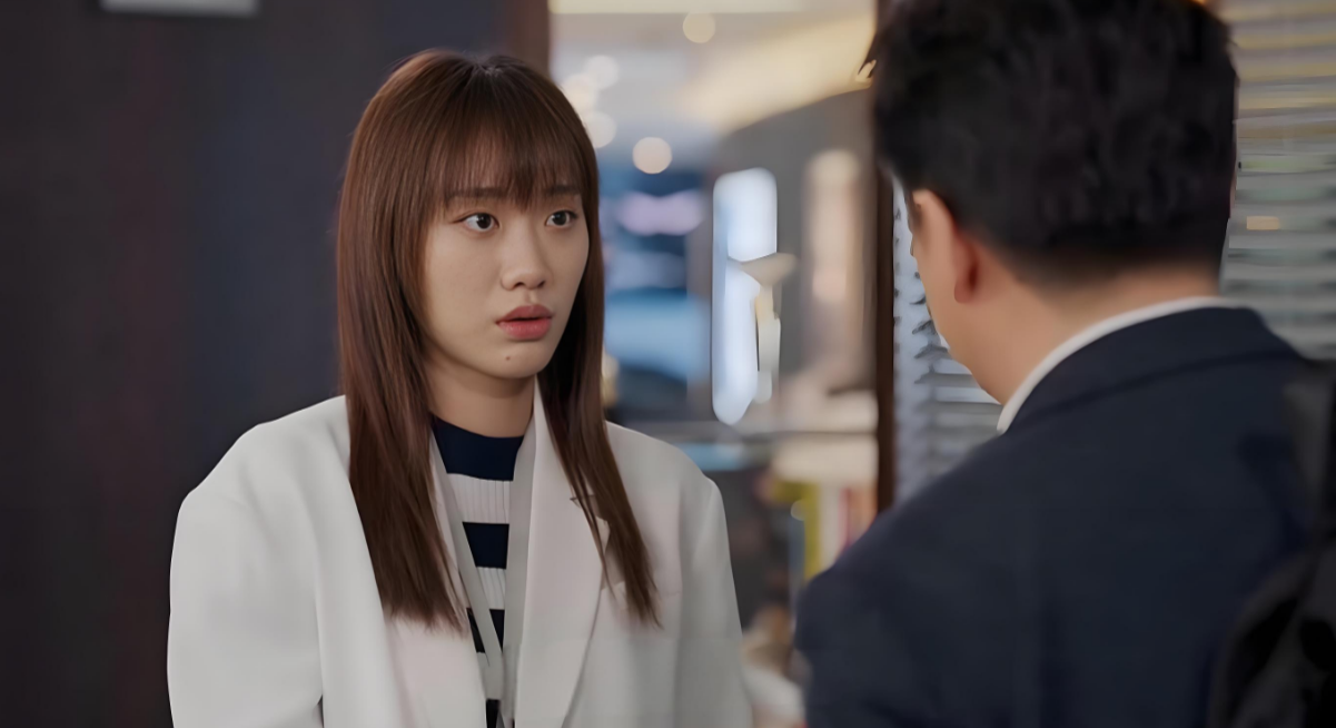 Chồng ngoại t&igrave;nh, t&ocirc;i chuẩn bị &ocirc;m 2 con ra khỏi nh&agrave; th&igrave; bố mẹ chồng đuổi thẳng con trai v&agrave; giữ t&ocirc;i lại - Ảnh 1.