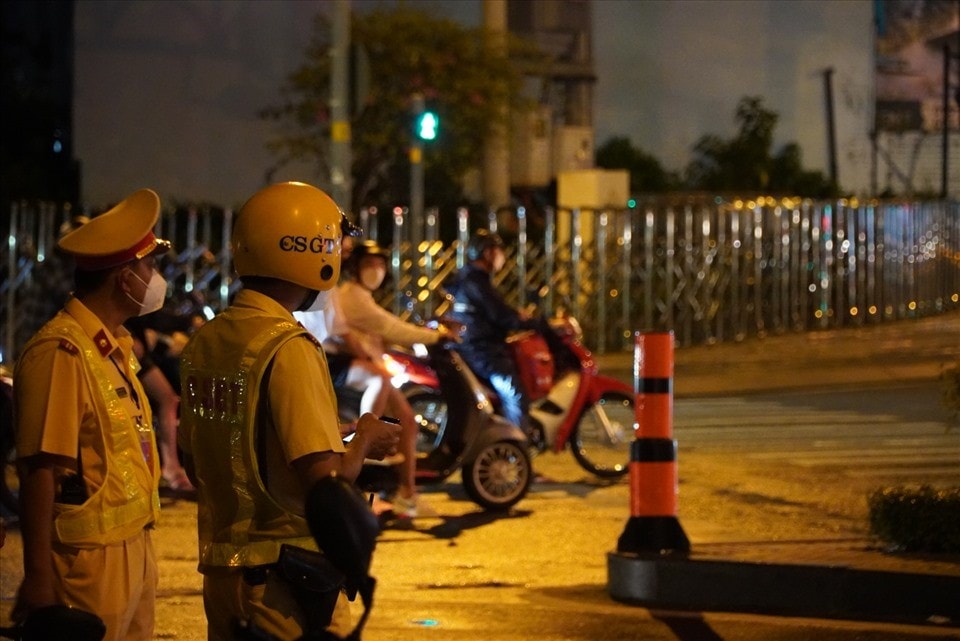 CSGT đồng loạt ra qu&acirc;n, lập 882 chốt kiểm tra tr&ecirc;n to&agrave;n quốc: Đ&acirc;y l&agrave; lỗi vi phạm giao th&ocirc;ng phổ biến nhất - Ảnh 1.