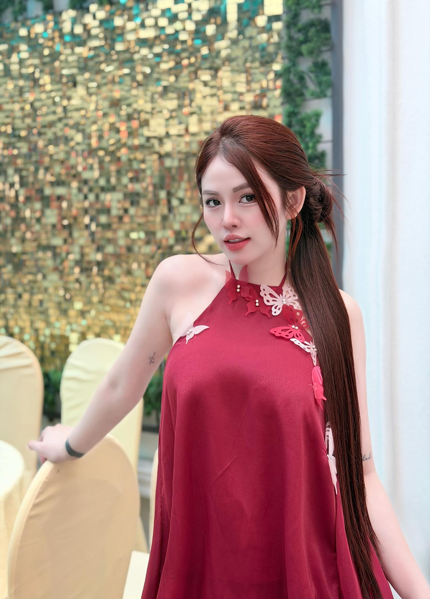 Nữ ca sĩ xuất hiện trong nh&agrave; chồng Gon Pink l&agrave; ai?- Ảnh 3.