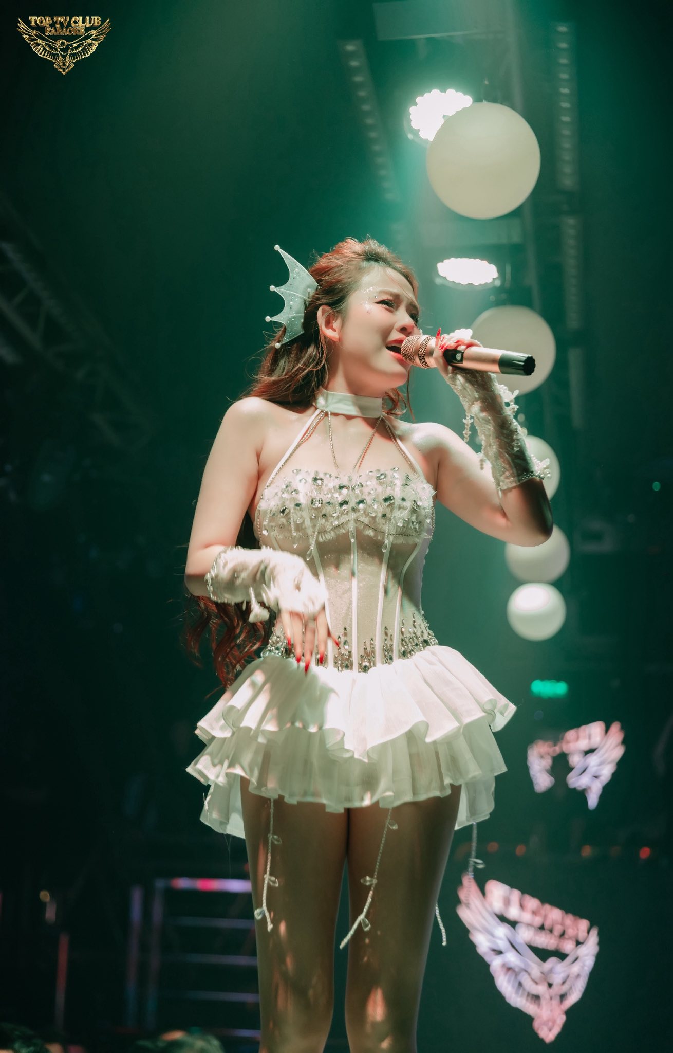 Nữ ca sĩ xuất hiện trong nh&agrave; chồng Gon Pink l&agrave; ai?- Ảnh 2.