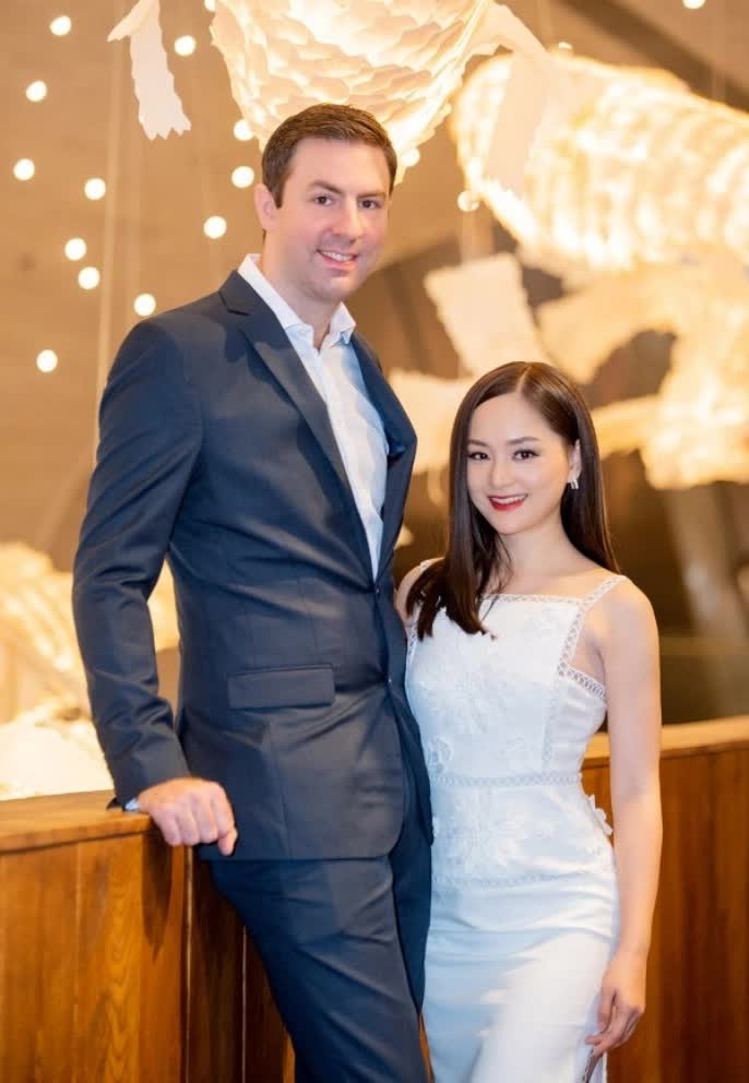 Lan Phương vừa h&eacute;t vừa liếc như "l&ecirc;n đồng" giữa sự kiện- Ảnh 3.