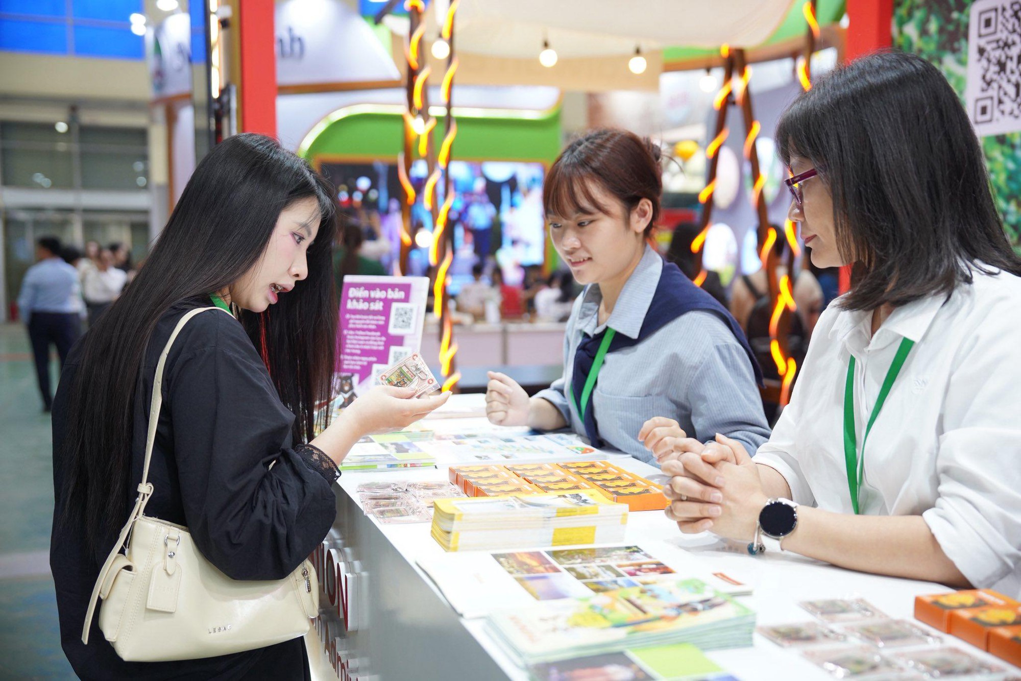 Gian h&agrave;ng Đ&agrave;i Loan tại VITM 2026: H&agrave;nh tr&igrave;nh văn h&oacute;a c&ugrave;ng Đại sứ Isaac - Ảnh 3.