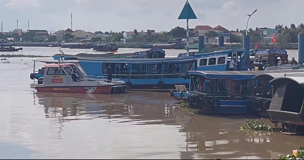 T&igrave;m thấy thi thể 2 người rơi xuống s&ocirc;ng Tiền sau tiệc sinh nhật ở Đồng Th&aacute;p - Ảnh 1.