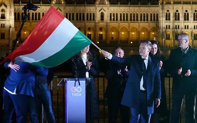 Hungary gỡ bỏ lệnh phong tỏa viện trợ của EU cho Ukraine - Ảnh 1.