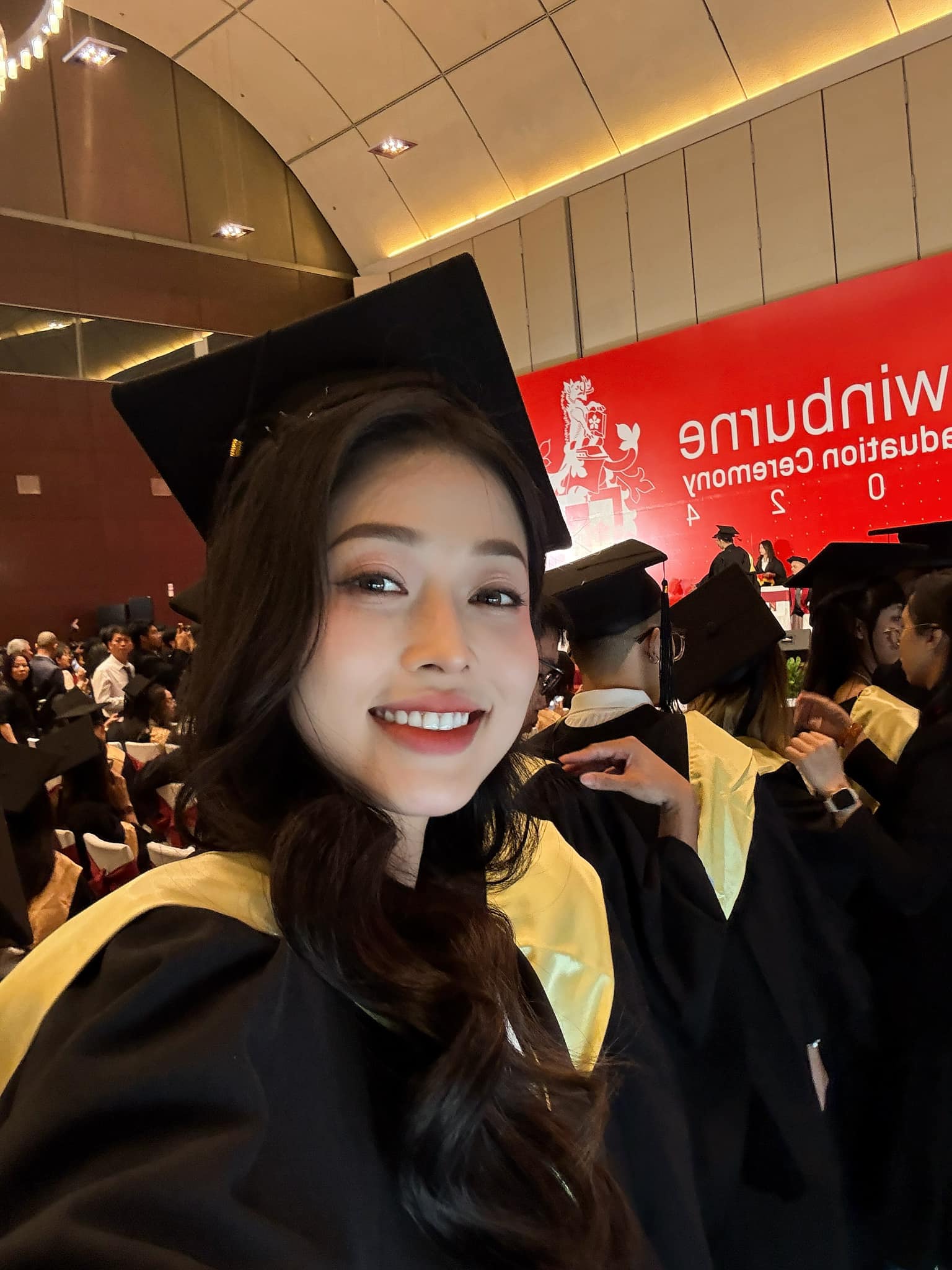 8 năm rồi netizen vẫn tiếc nuối v&igrave; c&ocirc; g&aacute;i n&agrave;y thua Tiểu Vy: Học vấn đỉnh, kh&ocirc;ng phải "b&igrave;nh hoa di động"!- Ảnh 6.