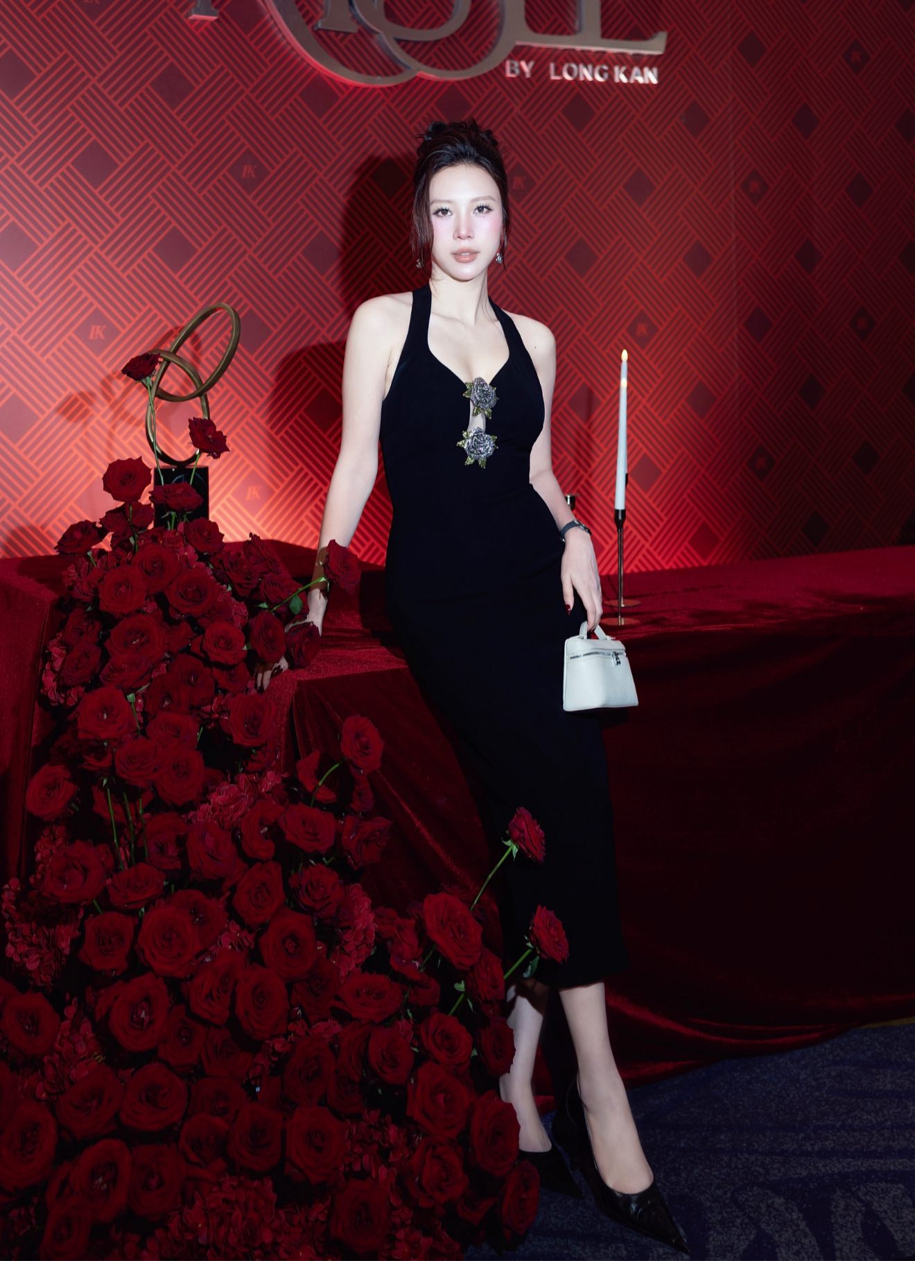 Cựu tiếp vi&ecirc;n Vietnam Airlines đ&oacute;ng MV với Sơn T&ugrave;ng M-TP: Lấy chồng gi&aacute;m đốc ở H&agrave; Nội, sinh liền 2 con, giờ ra sao? - Ảnh 7.