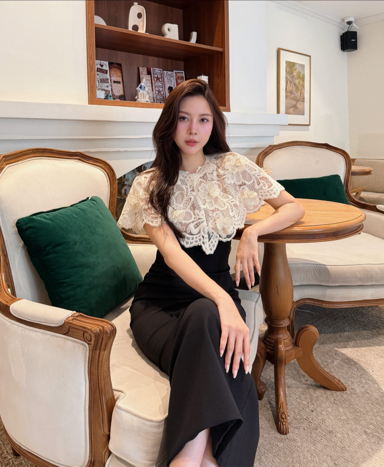 Cựu tiếp vi&ecirc;n Vietnam Airlines đ&oacute;ng MV với Sơn T&ugrave;ng M-TP: Lấy chồng gi&aacute;m đốc ở H&agrave; Nội, sinh liền 2 con, giờ ra sao? - Ảnh 10.