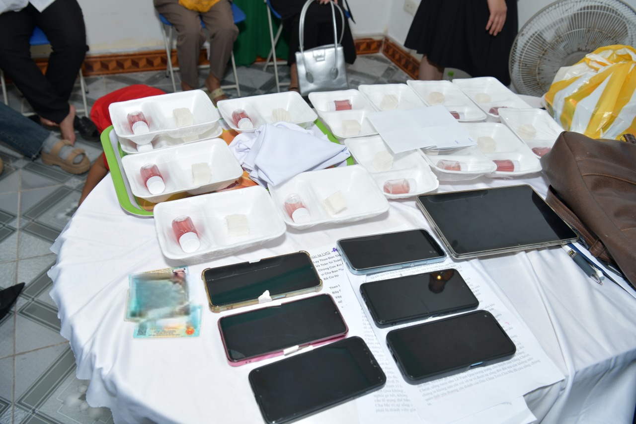 Dấu hiệu lừa đảo v&agrave; m&ecirc; t&iacute;n dị đoan trong Hội th&aacute;nh Đức Ch&uacute;a Trời Mẹ - Ảnh 2.