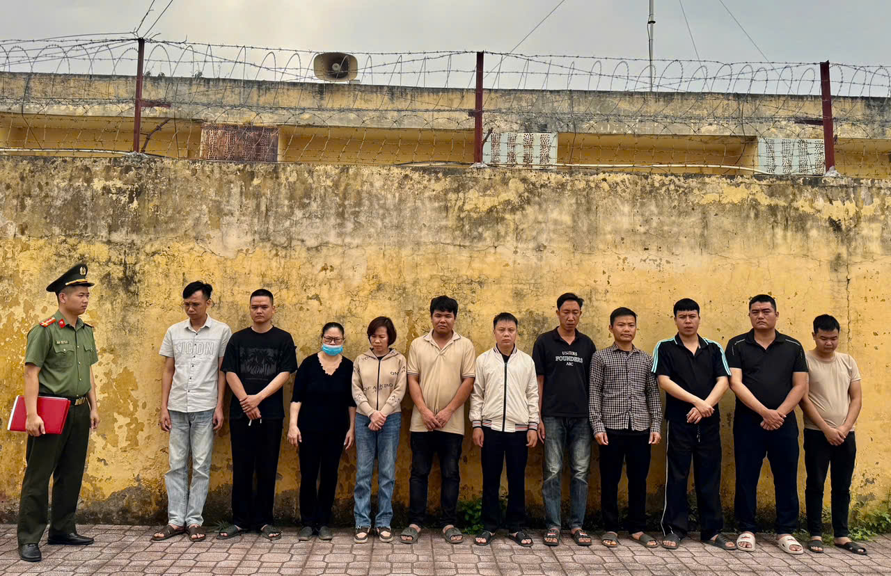 Bắt Nguyễn Diệu Hiền SN 1996 c&ugrave;ng h&agrave;ng chục người kh&aacute;c - Ảnh 2.