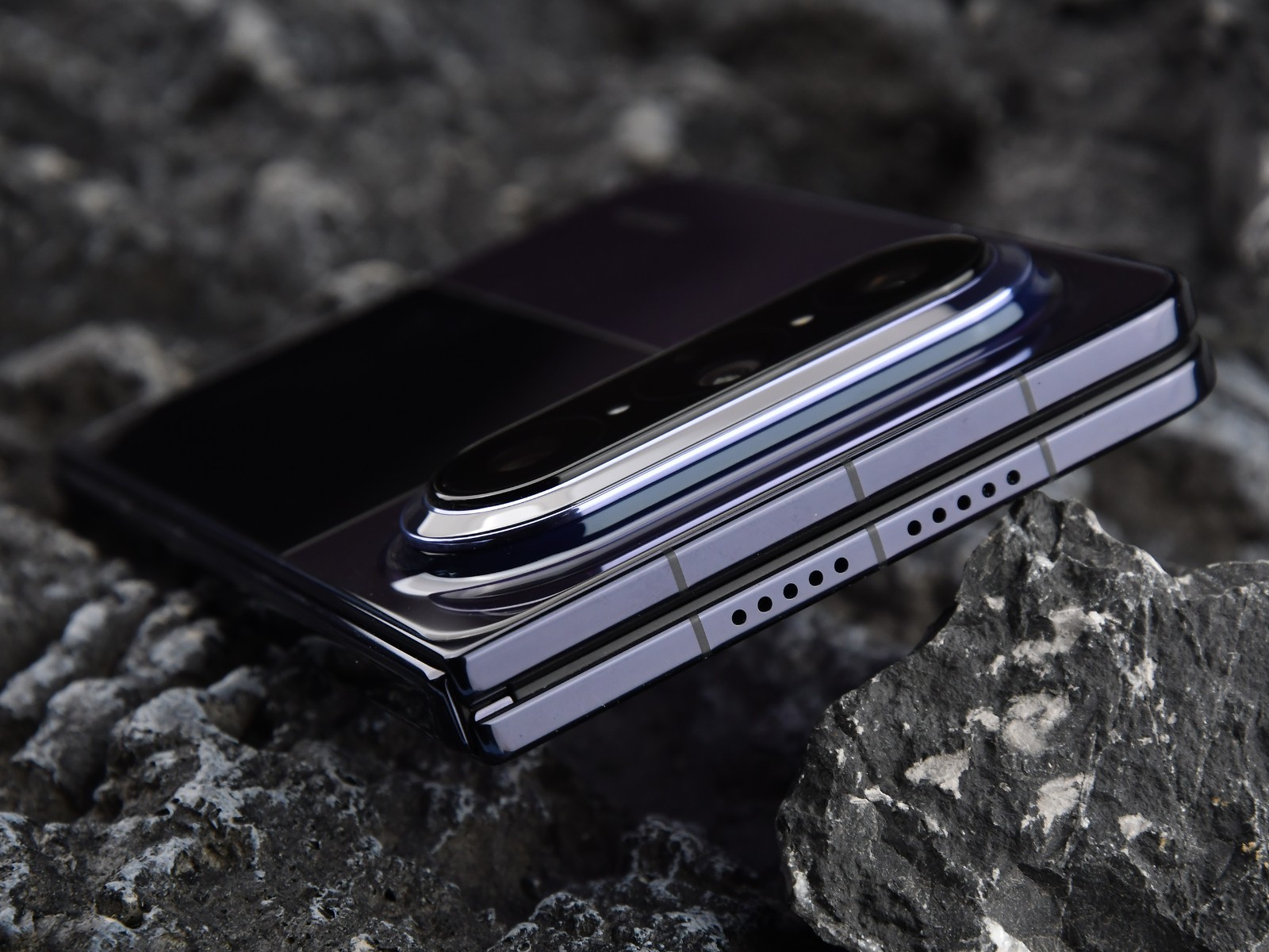 Huawei ra mắt smartphone gập Pura X Max đầu tiên thế giới với màn hình tỷ lệ A4 - Ảnh 4.