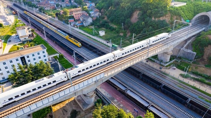 Mạng lưới đường sắt cao tốc Trung Quốc: C&aacute;ch mạng c&ocirc;ng nghệ v&agrave; ph&aacute;t triển kinh tế 2026 - Ảnh 1.