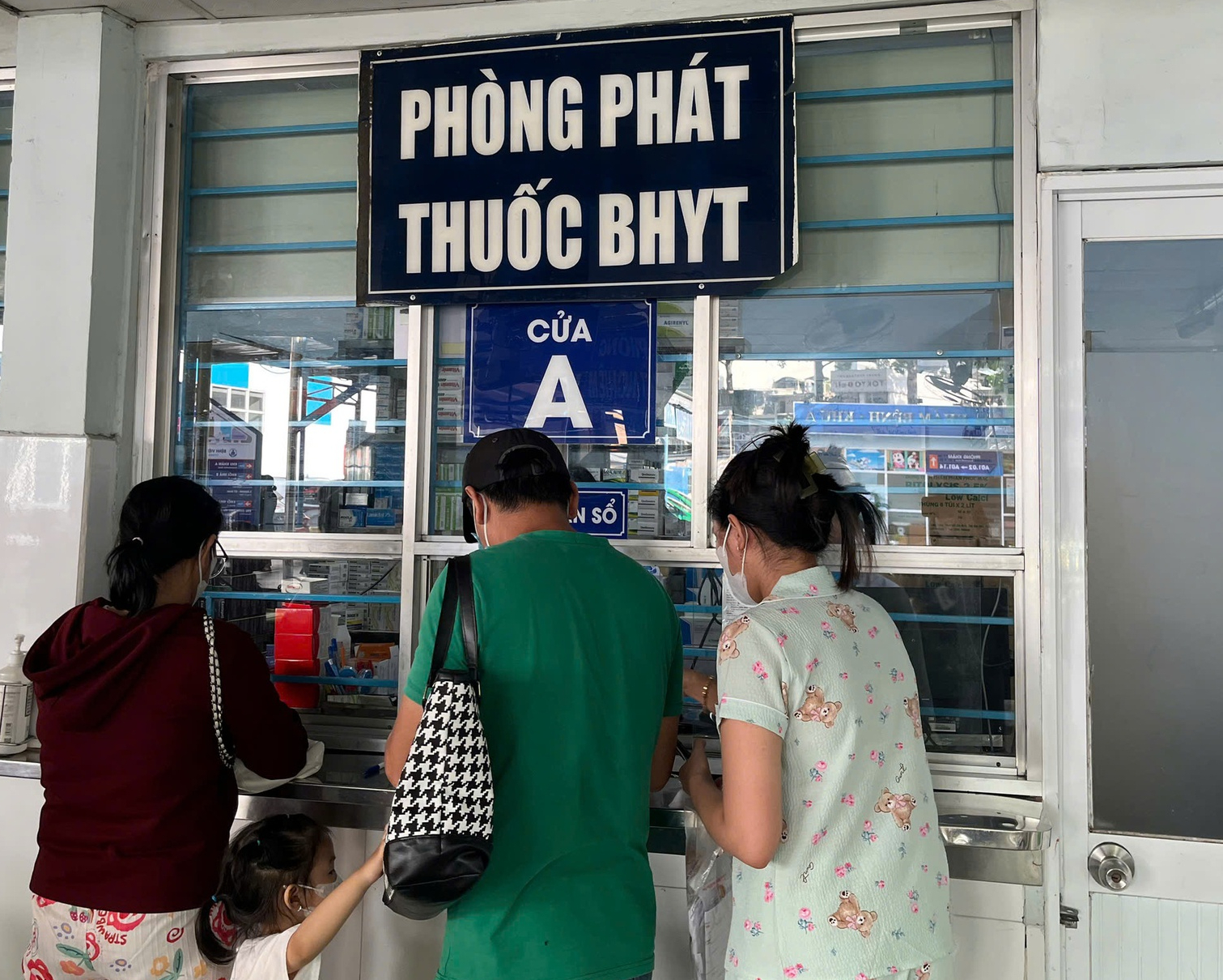 Truy thu hơn 2.100 tỉ đồng do đ&oacute;ng thiếu BHYT - Ảnh 1.