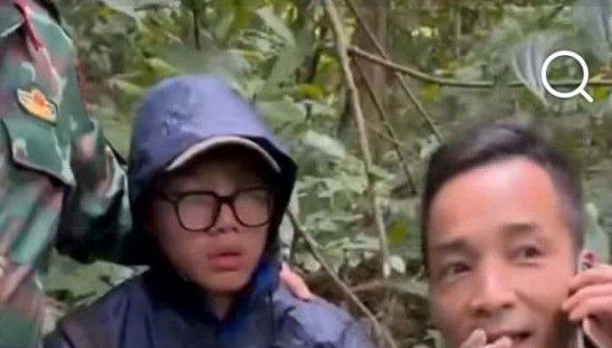 VIDEO: T&igrave;m thấy nam thanh ni&ecirc;n người H&agrave; Nội mất t&iacute;ch khi leo n&uacute;i Tam Đảo - Ảnh 1.