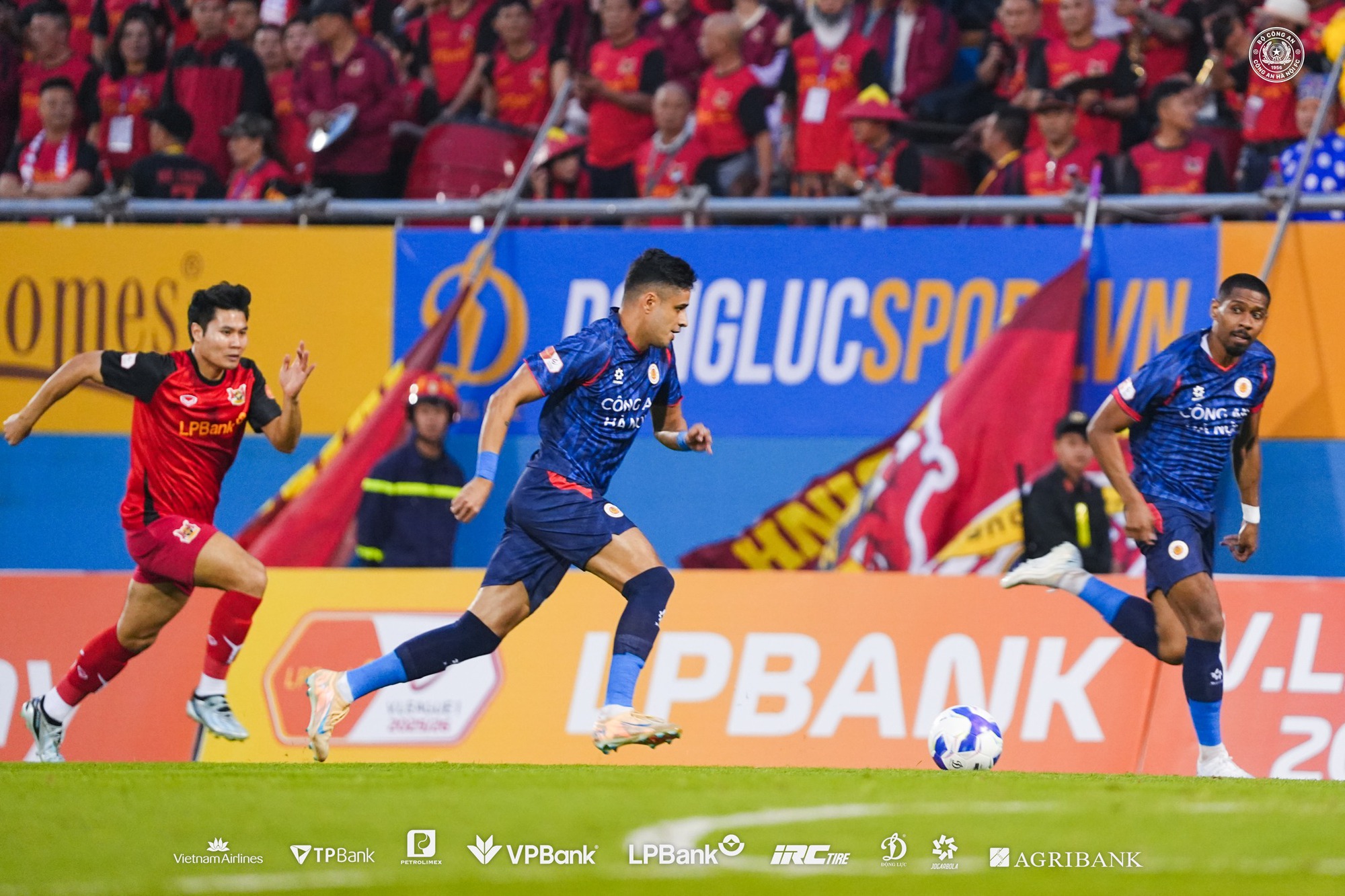 Ch&acirc;n chuyền số 1 V-League khiến người h&acirc;m mộ Việt Nam lo lắng - Ảnh 4.