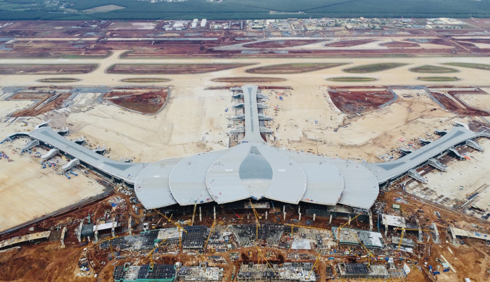 Thiếu hụt 40 % lao động tại c&ocirc;ng trường s&acirc;n bay Long Th&agrave;nh - Ảnh 3.