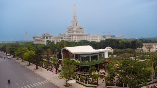 Người đứng sau công trình khủng mới khai trương ngay cạnh trường "con nhà giàu" ở Hà Nội - Ảnh 7.