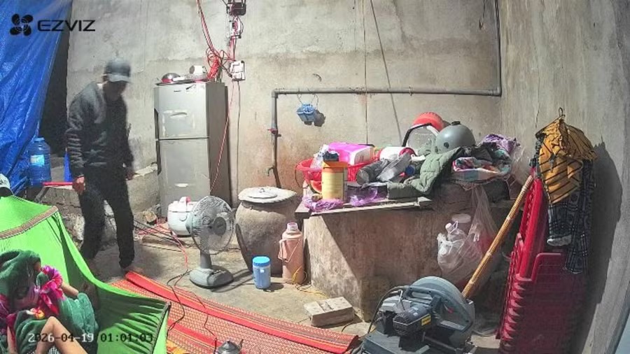 C&ocirc;ng an Gia Lai truy t&igrave;m đối tượng cướp v&agrave;ng t&aacute;o tợn trong đ&ecirc;m 2026 - Ảnh 1.